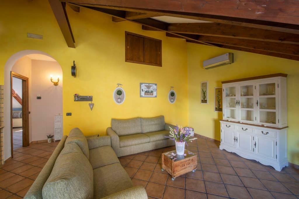 Mansarda Ciaciano Apartment Bomerano Exterior photo